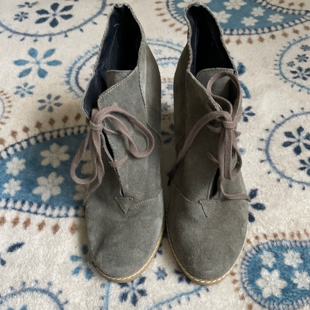 Kelsi Dagger shoes